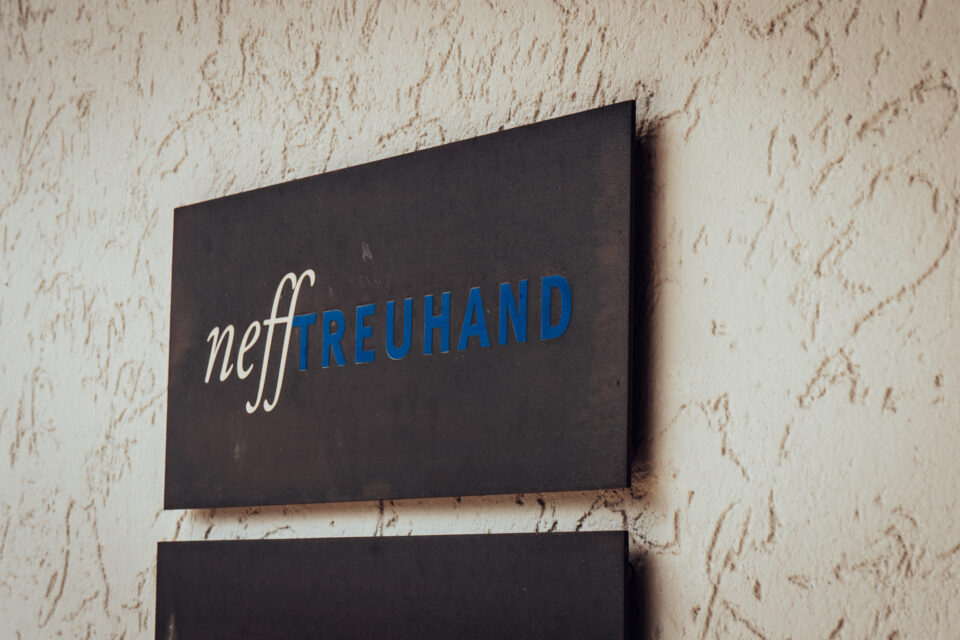 neff treuhand firmenschild logo tafel dsc07407 2